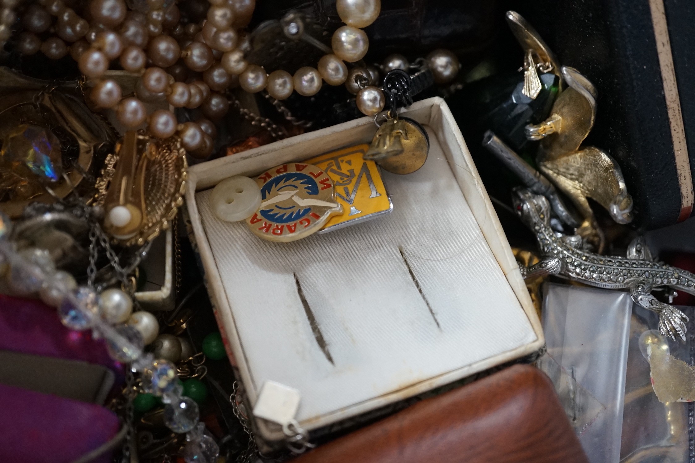 A yellow metal and gem set ring and a large quantity of assorted costume jewellery.